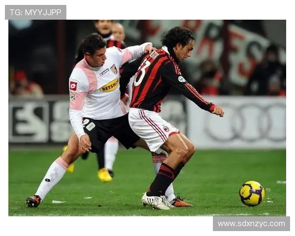 足球场上的魅力风云特别帅气的足球明星引领潮流与青春热血的完美结合 足球场上的魅力风云特别帅气的足球明星引领潮流与青春热血的完美结合